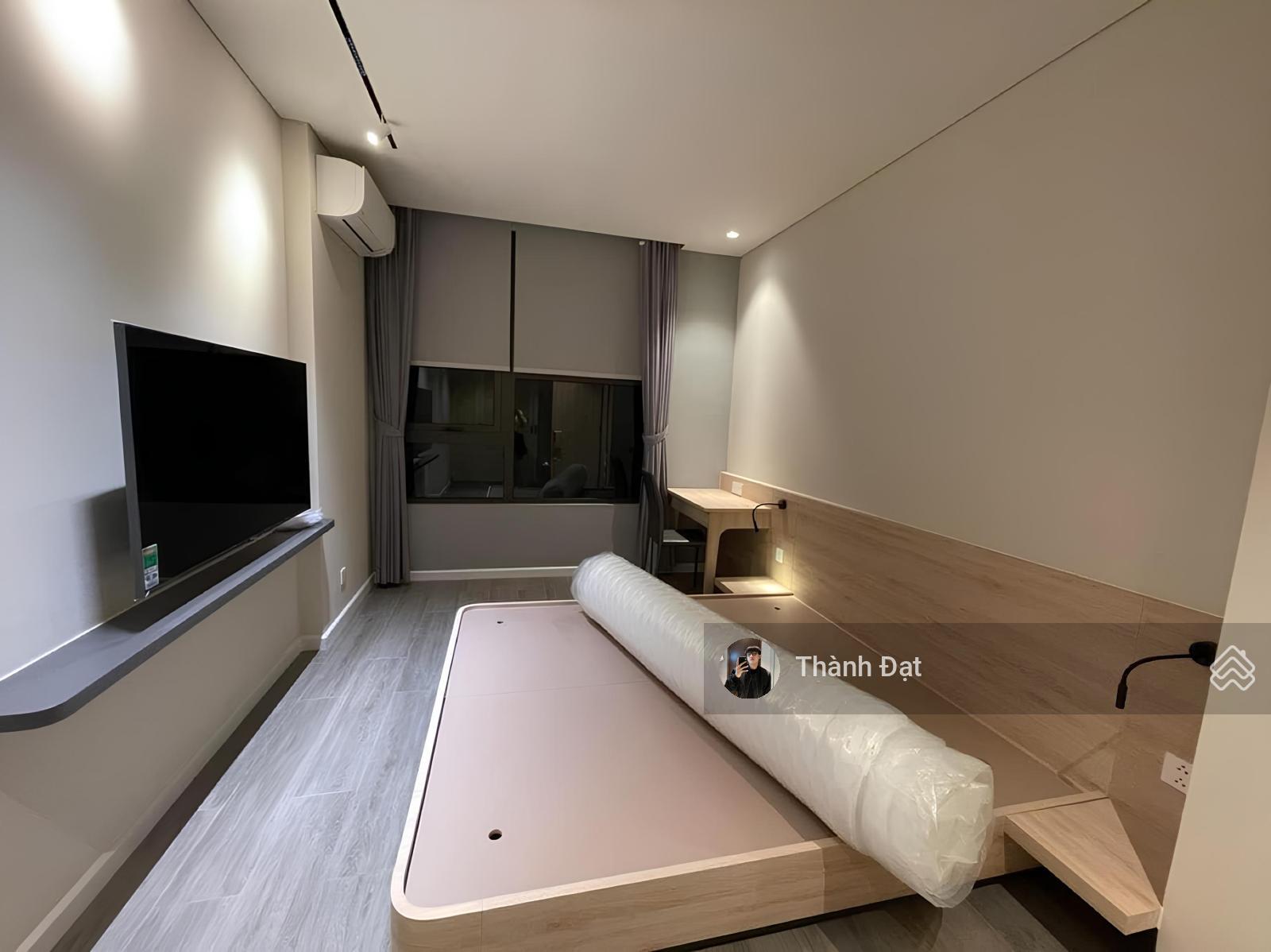 Cho thuê căn hộ gần Hồ Con Rùa Quận 3, 2 phòng ngủ & 2 toilet balcony nhiều cửa sổ - diện tích 60m2