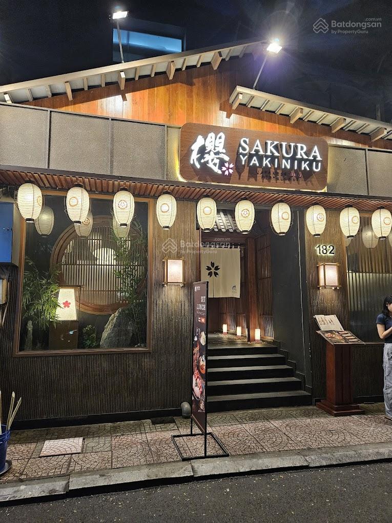 Ngang 8mét tại Pasteur, Bến Nghé, Quận 1. DT: 8x20m. Trệt. DTSD: 160m2