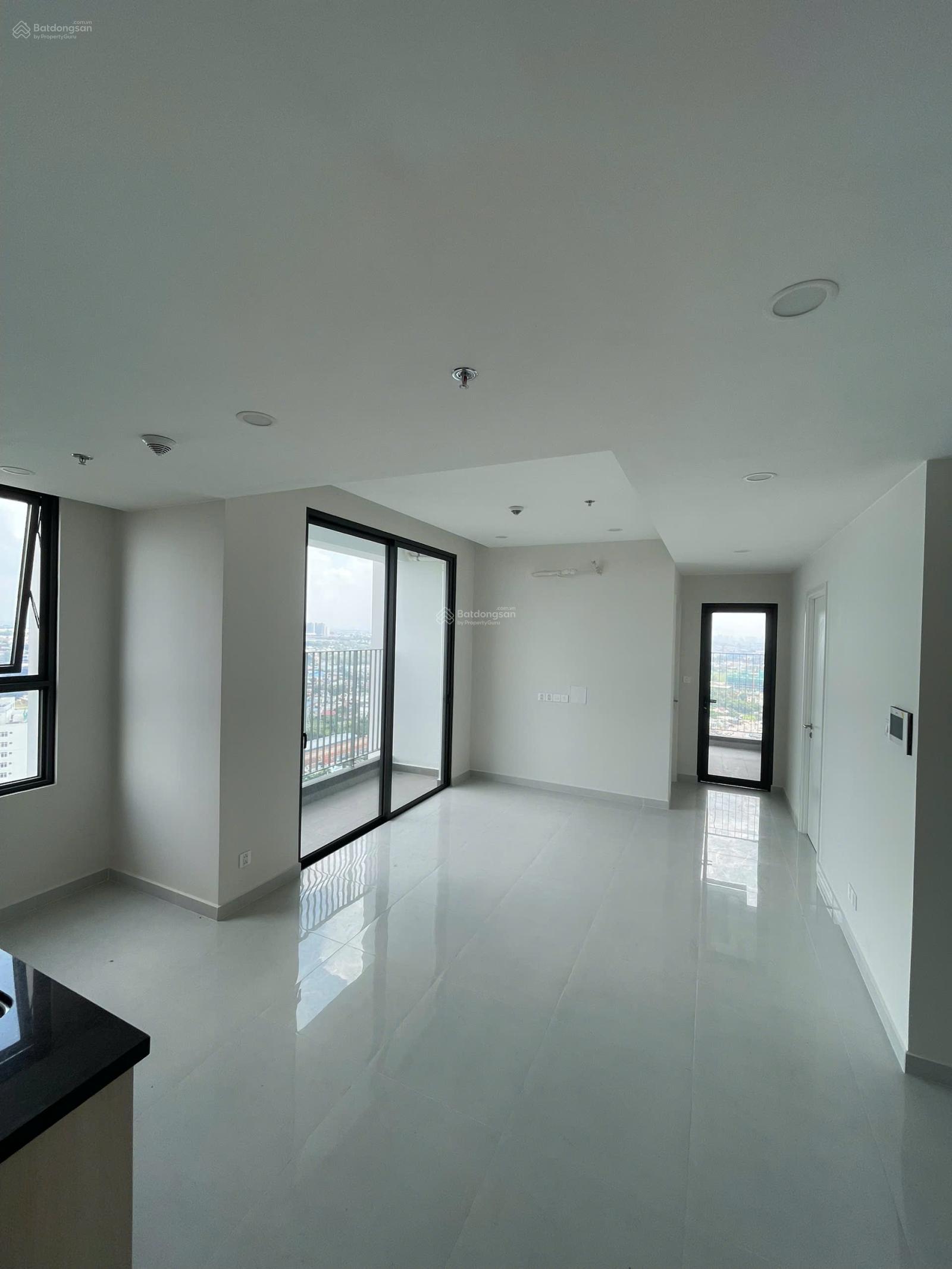 Ngộp - lỗ hơn 400 triệu, bán 2,95 tỷ căn góc 2PN view Landmark 81 - CC Lê Phong. LH: Trần Hàn Vũ