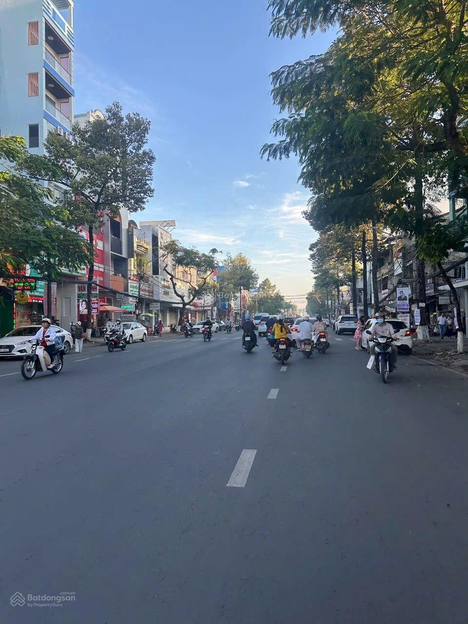 Bán Nhà mặt phố Trần Hưng Đạo, 22 tỷ VND, 164 m2, đẹp, nhiều tiện ích