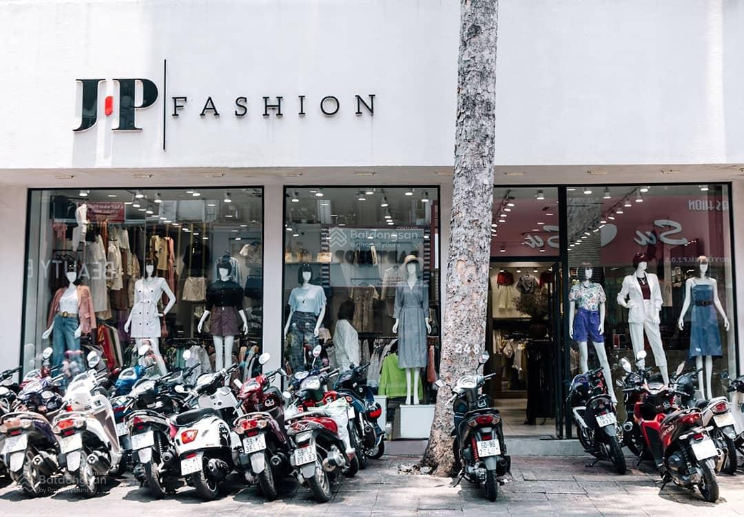 Cho thuê nhà MT đường Lê Văn Sỹ, Q. Phú Nhuận. DT: 8x25m. Trệt Lầu Cho thuê nhà MT đường Lê Văn Sỹ, Q. Phú Nhuận. DT: 8x25m. Trệt Lầu