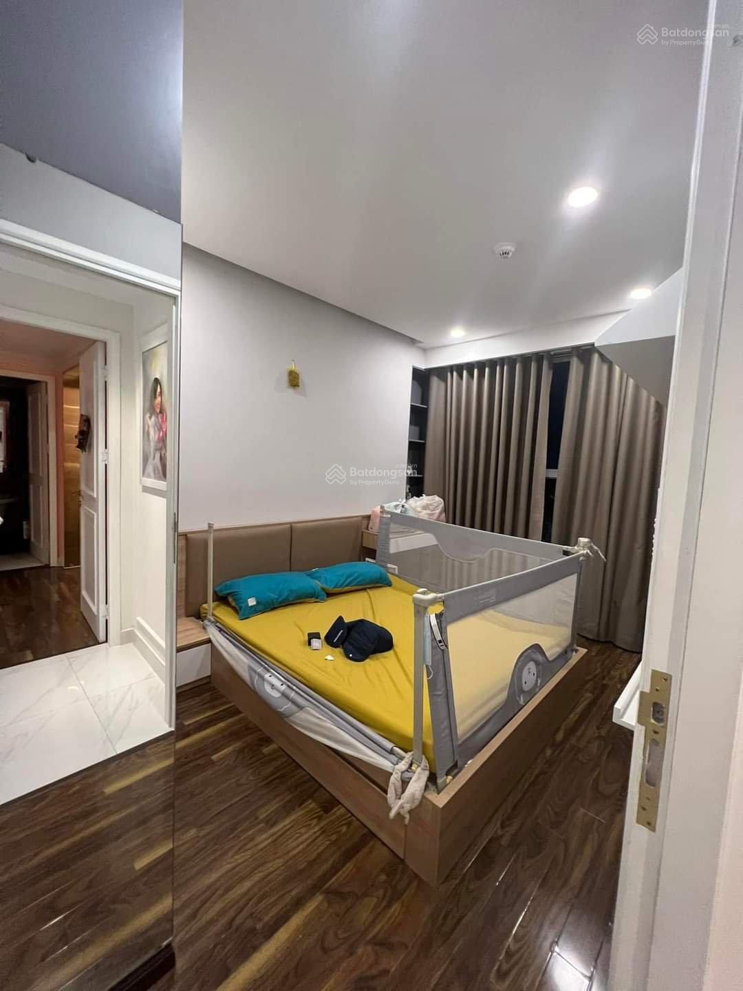 Bán gấp căn hộ Melody, Quận Tân Phú, 70m2, 2PN, full nội thất, giá bán 3.2 tỷ, liên hệ 0903 833 *** Bán gấp căn hộ Melody, Quận Tân Phú, 70m2, 2PN, full nội thất, giá bán 3.2 tỷ, liên hệ 0903 833 ***