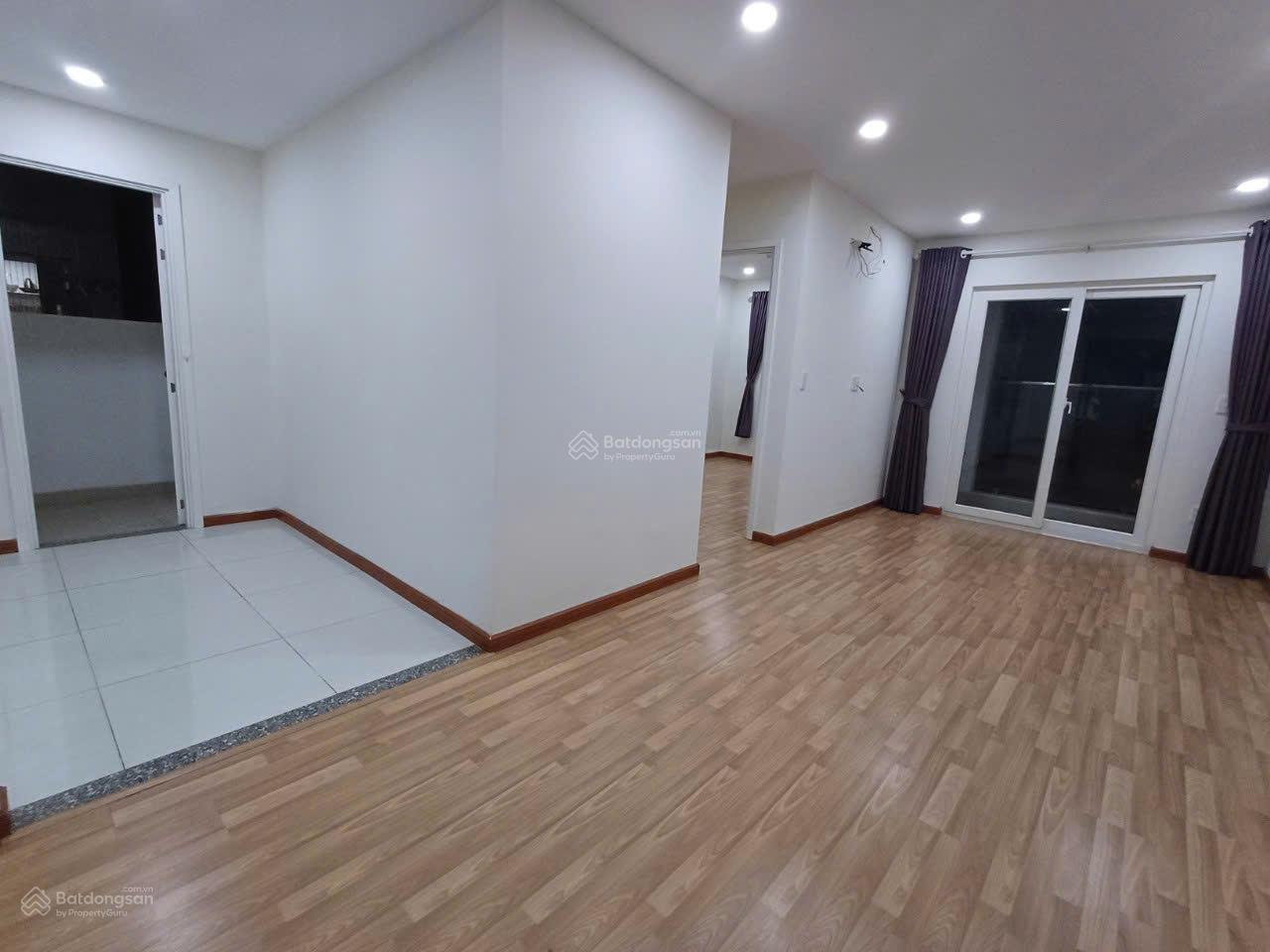 Cho thuê CH Diamond Riverside căn 2 phòng ngủ, 2WC nhà trống 8 triệu/tháng có sẵn dọn vào ngay được