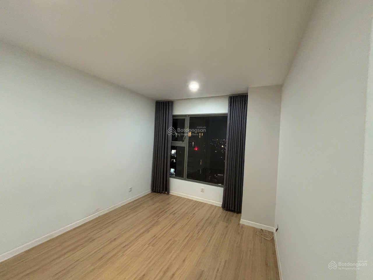 Cho thuê căn hộ 66m2 có 2 phòng ngủ, 2 WC An Gia Skyline, giá 9 triệu/tháng, nhà có rèm