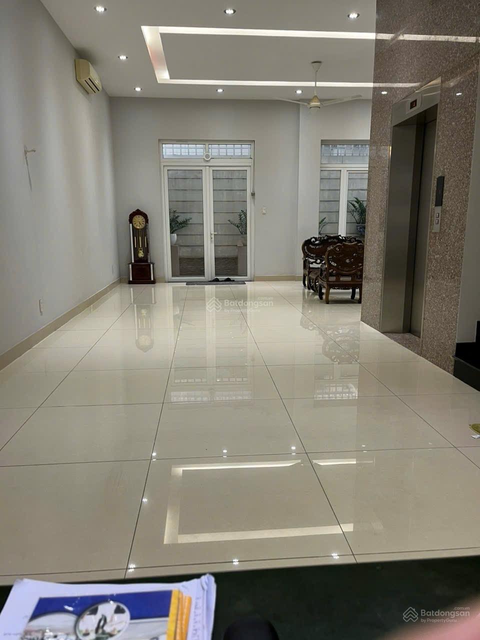 Cho thuê tầng trệt DT 7,5x20m KDC Him Lam Kênh Tẻ, Q7 tiện làm VPCT. LH 0909 992 ***