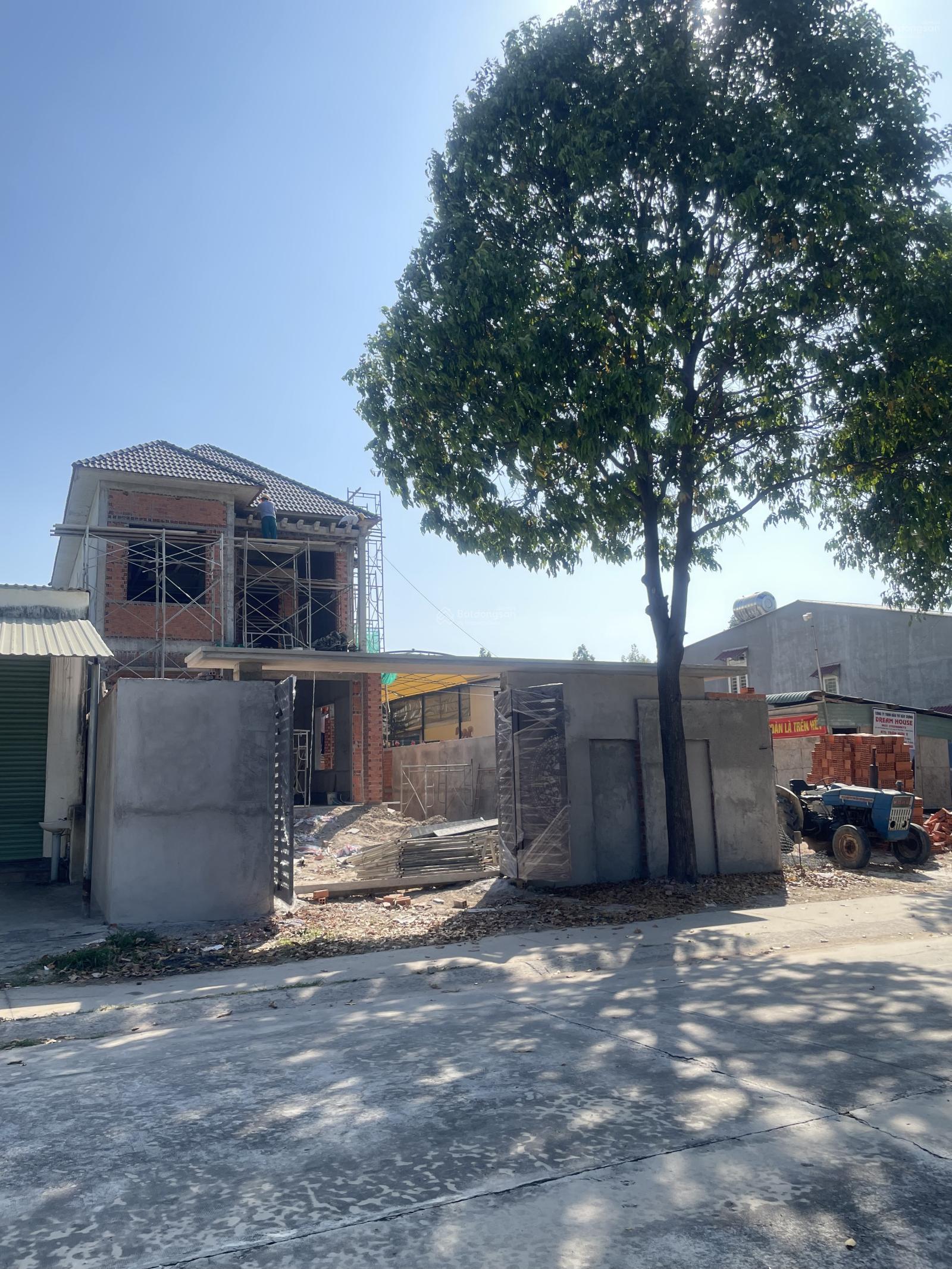 Kẹt tiền bán gấp lô đất ngay trung tâm hành chính Bàu Bàng cách chợ 300m, DT 75m2 full TC giá 989tr