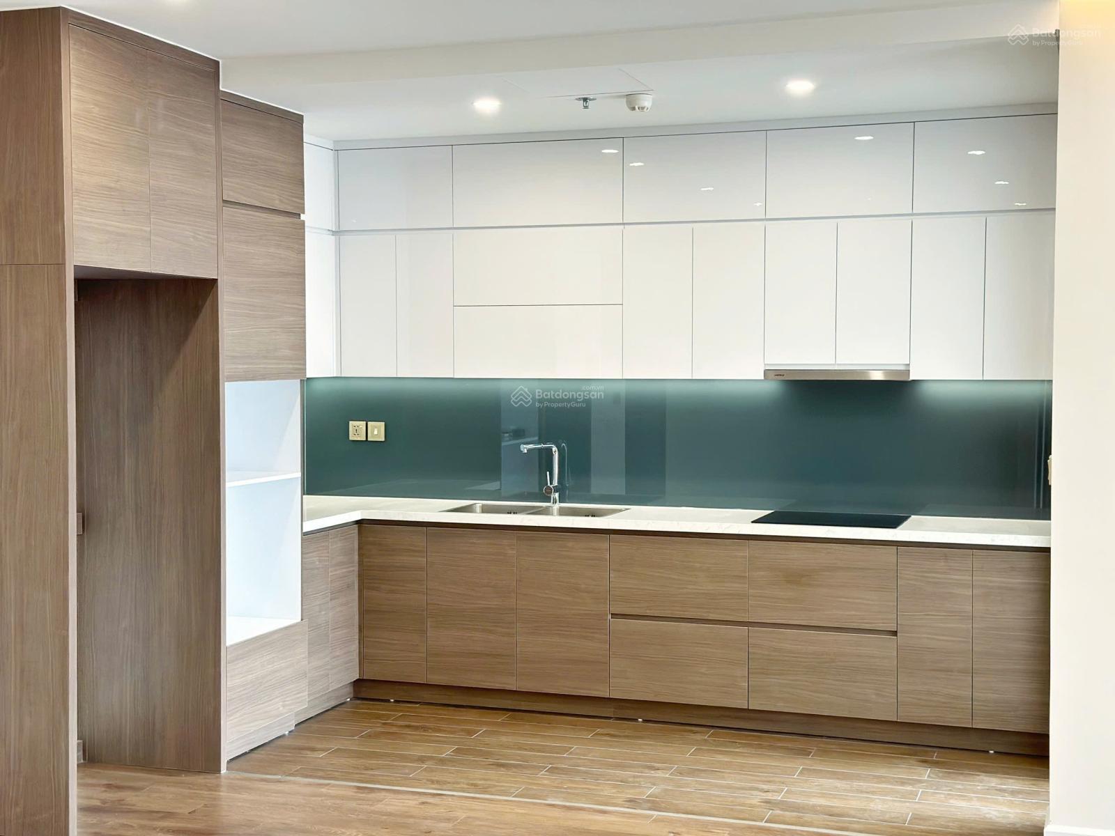 Hot! Cho thuê chung cư Paragon - Cầu Giấy. 140m2 - 3 ngủ - đồ cơ bản. 17 triệu/th. 0971 337 *** Hot! Cho thuê chung cư Paragon - Cầu Giấy. 140m2 - 3 ngủ - đồ cơ bản. 17 triệu/th. 0971 337 ***