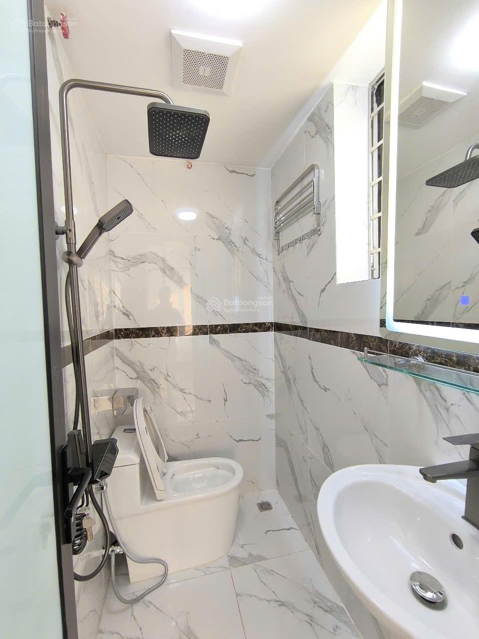 Bán căn hộ 75,1m2 - 2PN tòa 71 Nguyễn Chí Thanh. Giá hơn 5,35 tỷ