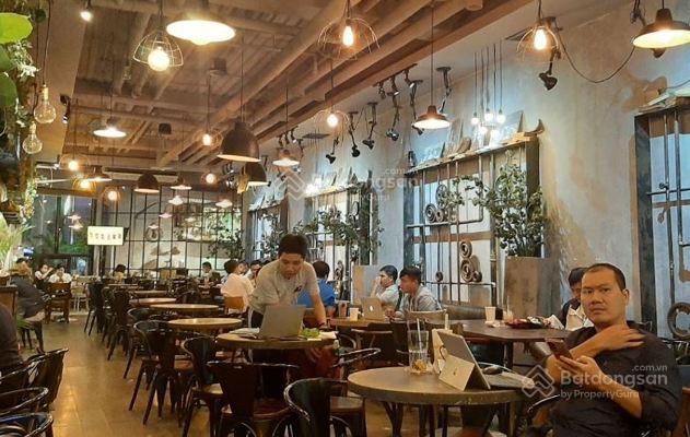 Vị trí góc 2MT siêu đẹp Trần Hưng Đạo, Quận 1. DT: 8x20m. Trệt Lửng Vị trí góc 2MT siêu đẹp Trần Hưng Đạo, Quận 1. DT: 8x20m. Trệt Lửng