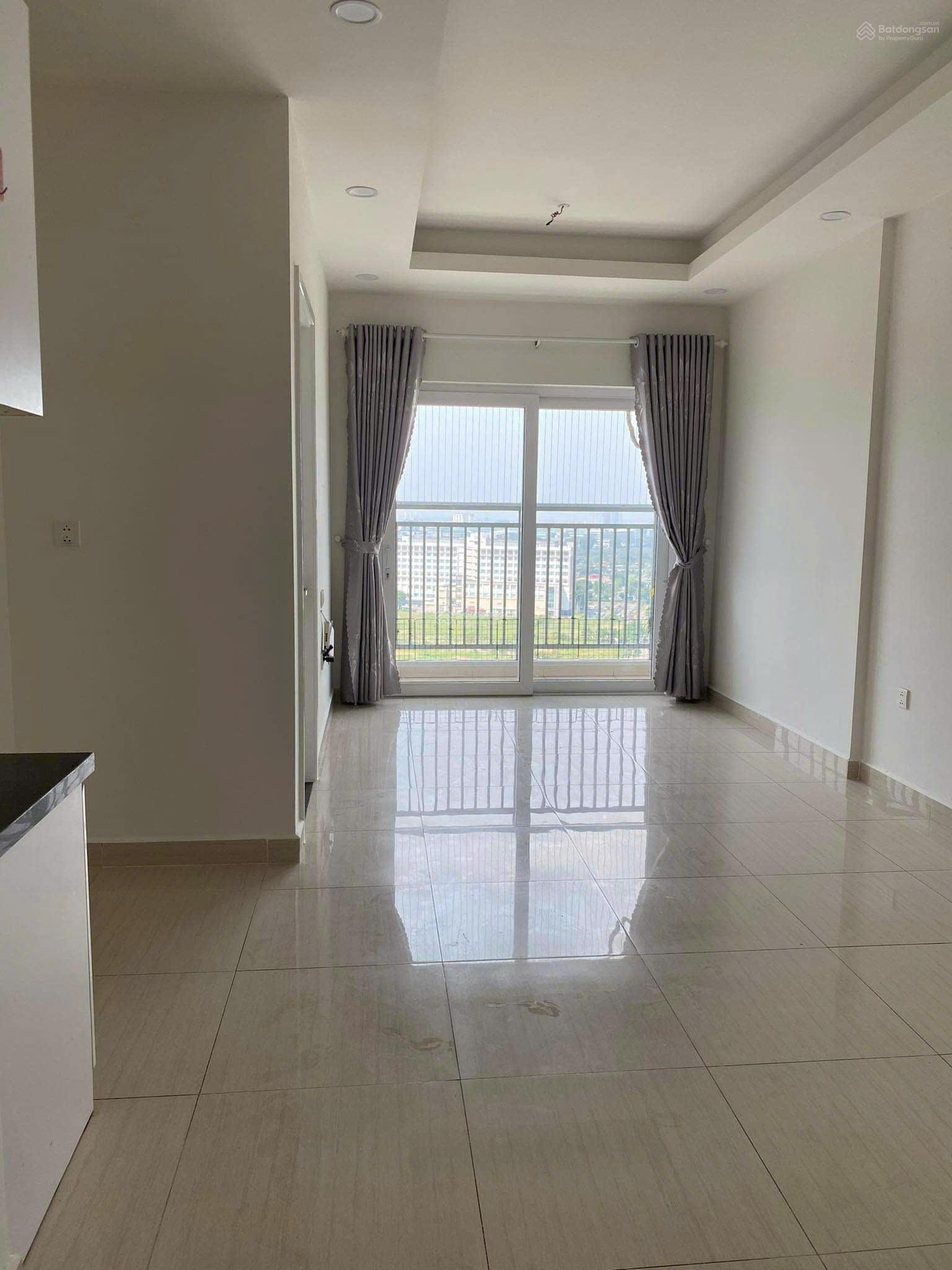 Gấp cho thuê giá tốt 8.5tr Moonlight Boulevard 68m2, 2PN, 2wc, 2 ban công, sạch sẽ, LH 0909 393 ***