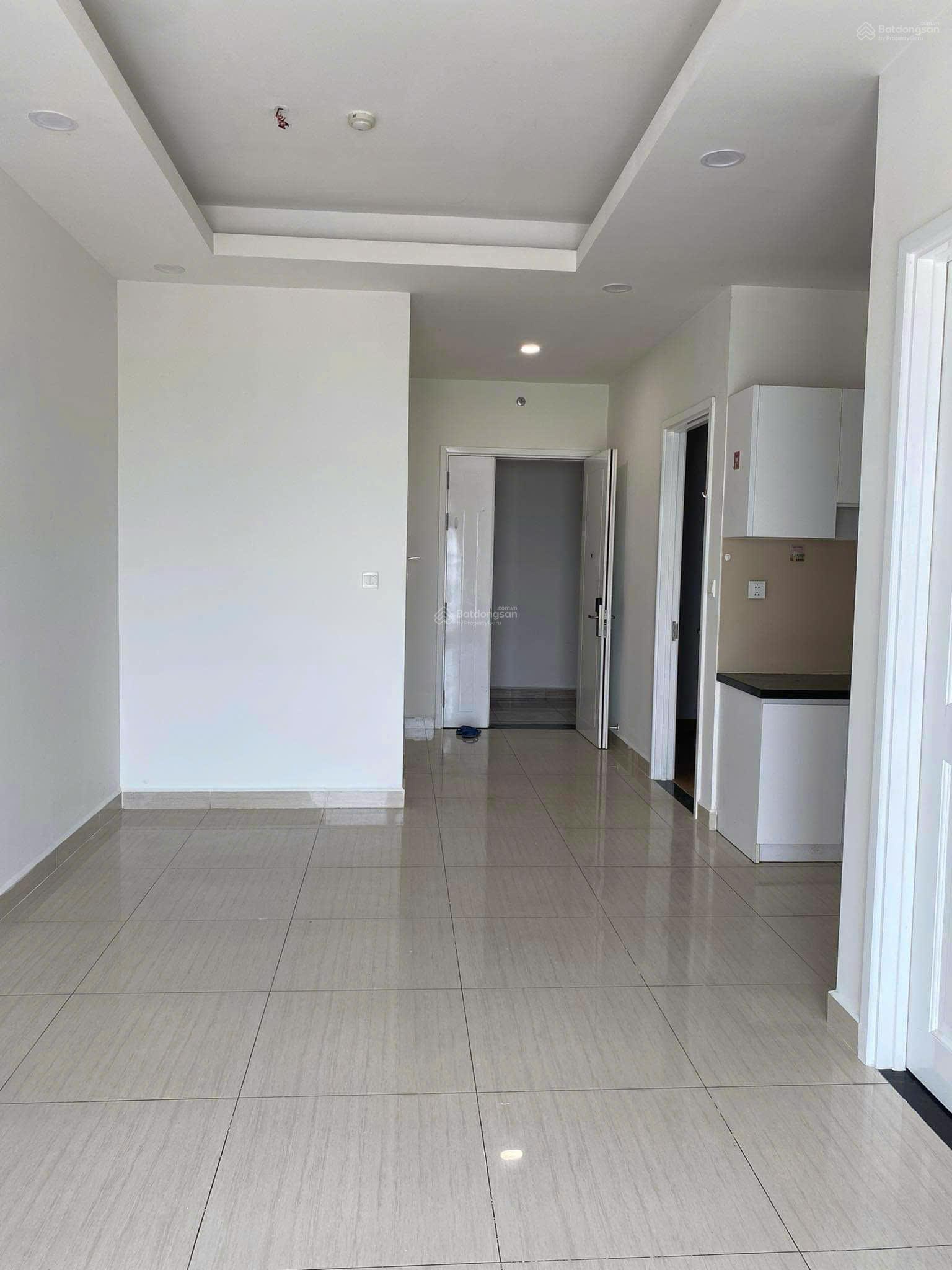 Gấp cho thuê giá tốt 8.5tr Moonlight Boulevard 68m2, 2PN, 2wc, 2 ban công, sạch sẽ, LH 0909 393 ***