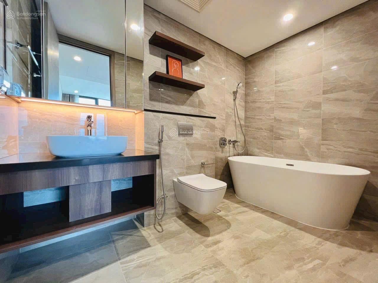 Bán căn hộ CC Wilton Tower, 5 tỷ, 75m2, 2PN, 2WC, chính chủ uy tín tại Bình Thạnh, HCM