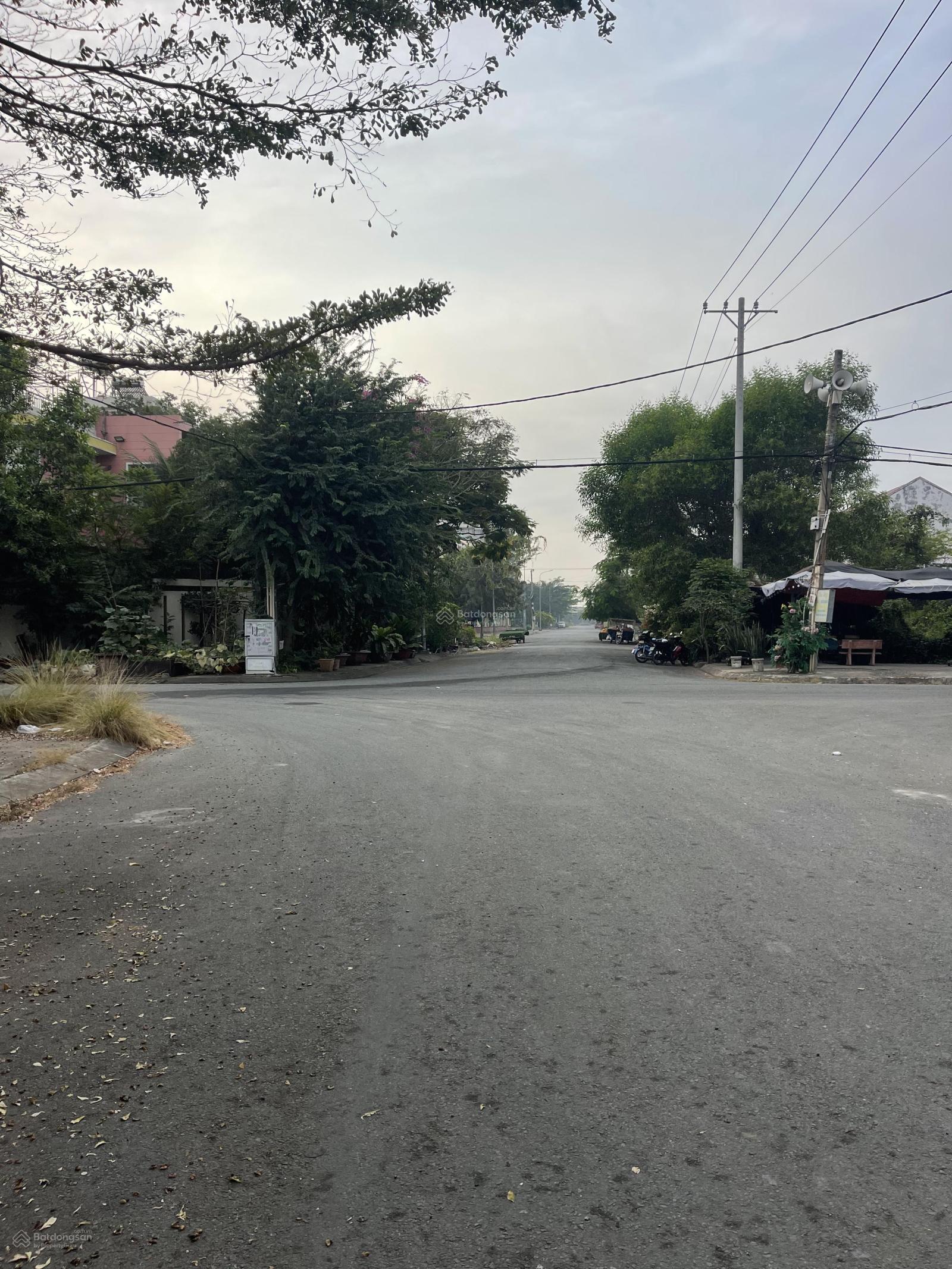 Bán đất mặt tiền đường 512 Long Thới LH 0939 500 ***