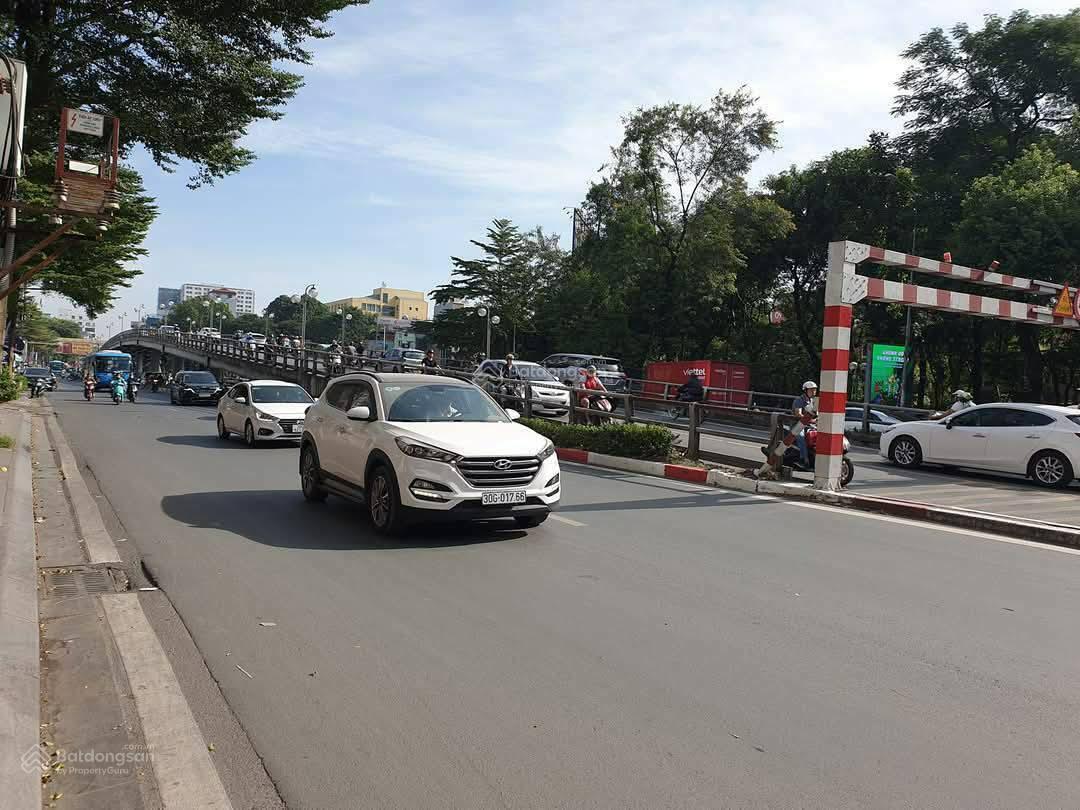 Giá đầu tư cho khách xây tòa, bán nhà mặt phố Tây Sơn sát phố Thái Hà 590m2*14m MT