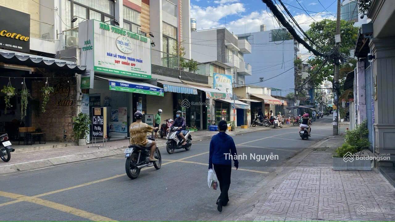 Bán gấp siêu phẩm 2MT đường Bùi Viện Quận 1 DT 7x20m, nhà 4 tầng giá 70 tỷ thương lượng