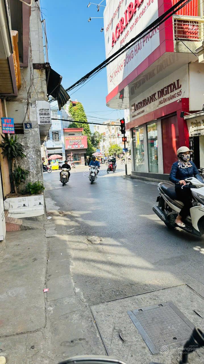 Bán nhà mặt phố Vũ Chí Thắng - 44m2 - mặt tiền hiếm 5,2m - 3 tầng - giá ổn áp 5,2 tỷ