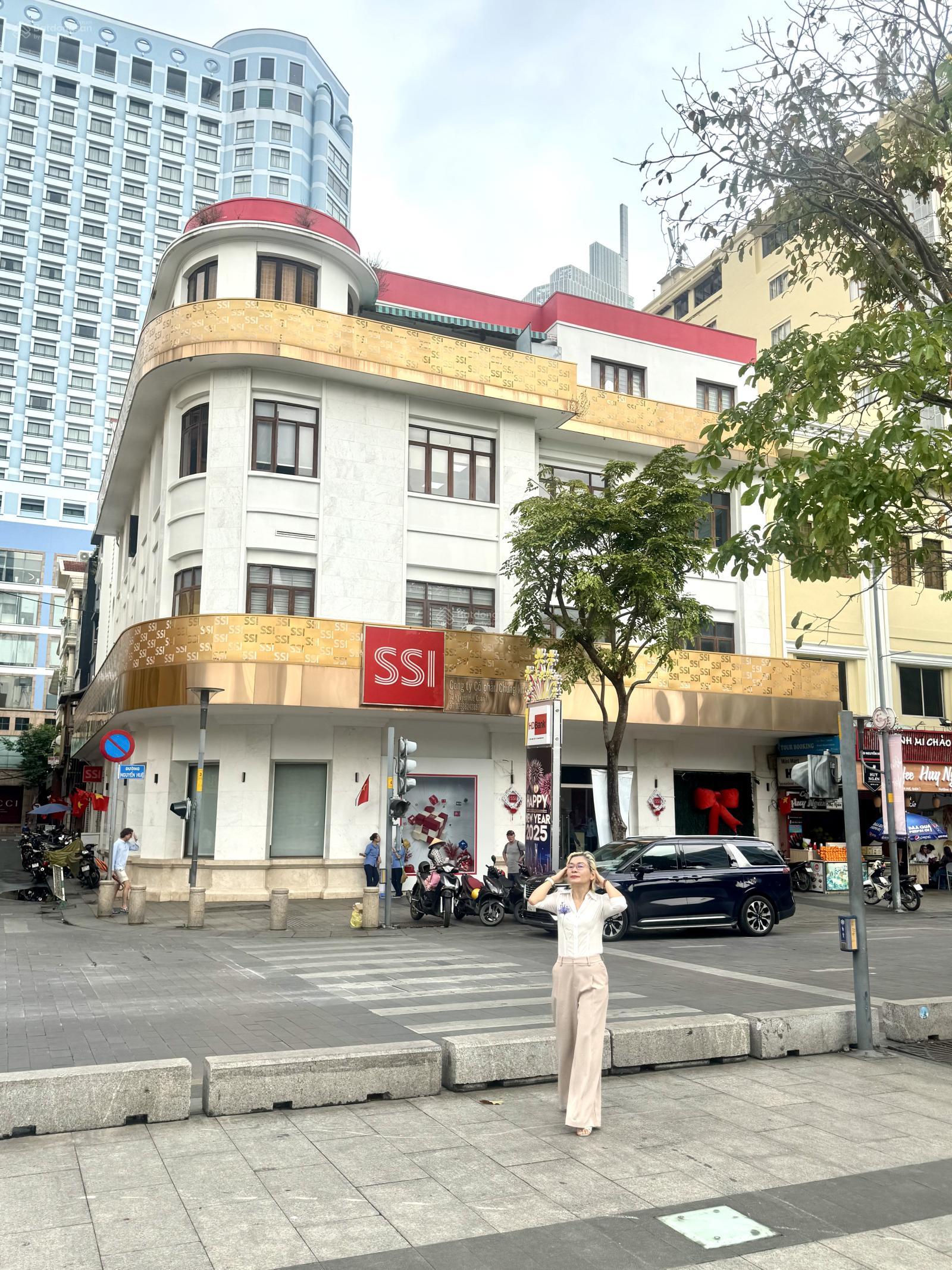 Độc tôn chào bán cung đường Nguyễn Huệ, Bến Nghé, Quận 1- DT 464m2 ngang 18m*24m- HDT đều 1,3tỷ/th