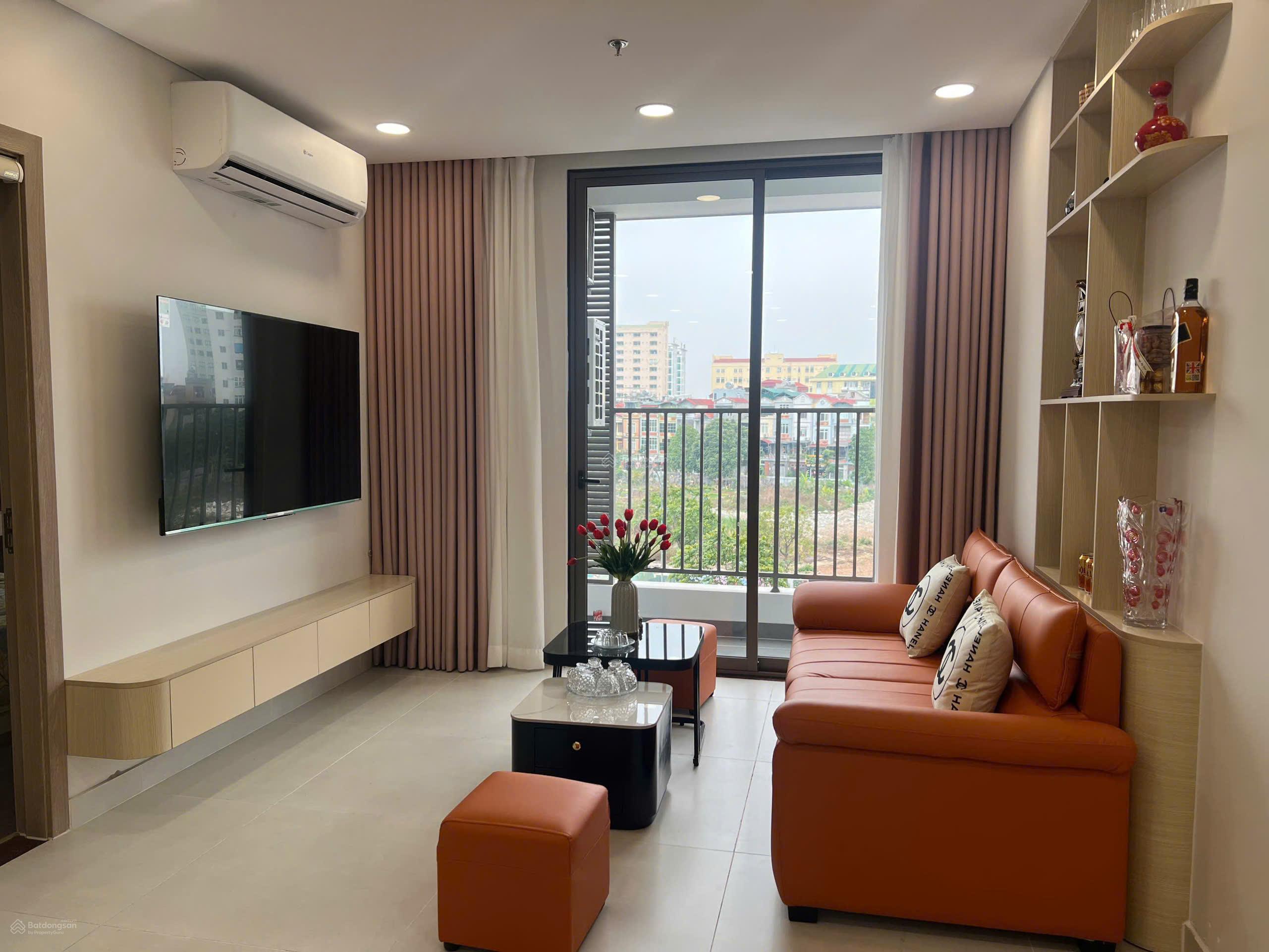 Cho thuê căn hộ chung cư dự án Khai Sơn City,
DT 120m2, 3 phòng ngủ. 3WC full NT, cả đồ điện tử