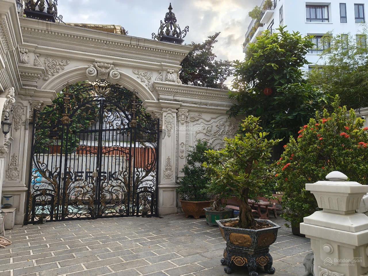 Siêu biệt thự Hoàng Gia có hồ bơi - 350m2, chỉ 145triệu/m2 đất tại Cư Xá P7 Tân Bình, HCM Siêu biệt thự Hoàng Gia có hồ bơi - 350m2, chỉ 145triệu/m2 đất tại Cư Xá P7 Tân Bình, HCM