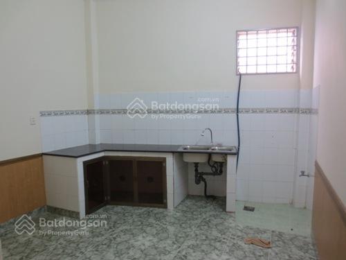 Vị trí đẹp (không dải phân cách)!!! Nhà 2 tấm Mặt tiền Lạc Long Quân. DT: (4.5x21)m Giá: 15,8 tỷ Vị trí đẹp (không dải phân cách)!!! Nhà 2 tấm Mặt tiền Lạc Long Quân. DT: (4.5x21)m Giá: 15,8 tỷ