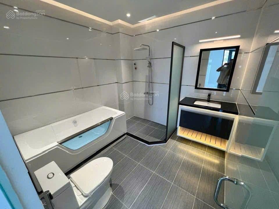 Bán gấp Nhà mặt phố Lý Thái Tổ, 12,7 tỷ, 90m2, 4PN, 5WC tại Hưng Phú, Cái Răng, Cần Thơ