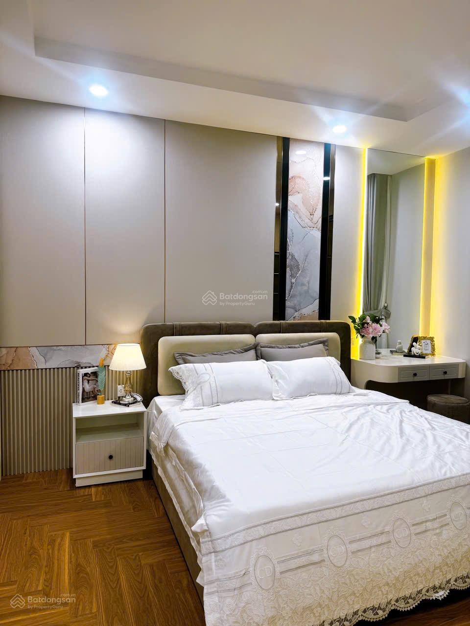 Bùng nổ căn hộ 2PN sửa 3PN đang giảm sâu, giá tốt nhất thị trường, LH em: 0985 566 *** để đi xem nhà