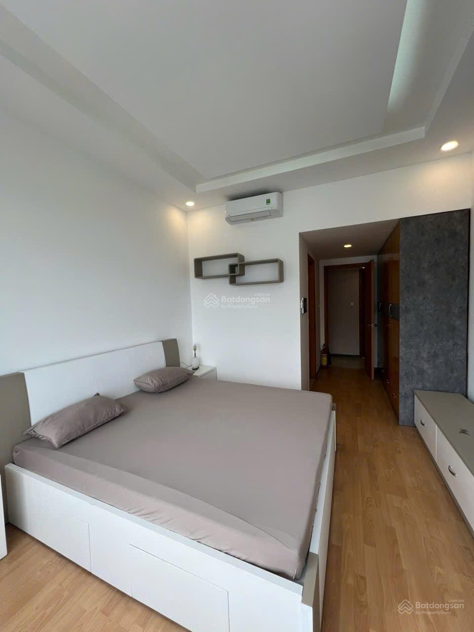 Bán căn hộ chung cư cao cấp. Gần Landmark 81. View sông. 90m2 Giá 2.850 tỷ. 2 phòng ngủ