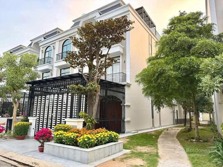 Ngộp bán lỗ căn 1 tỷ 400 triệu 1 trệt 2 lầu, đã có sổ - Chính chủ 0906 443 ***