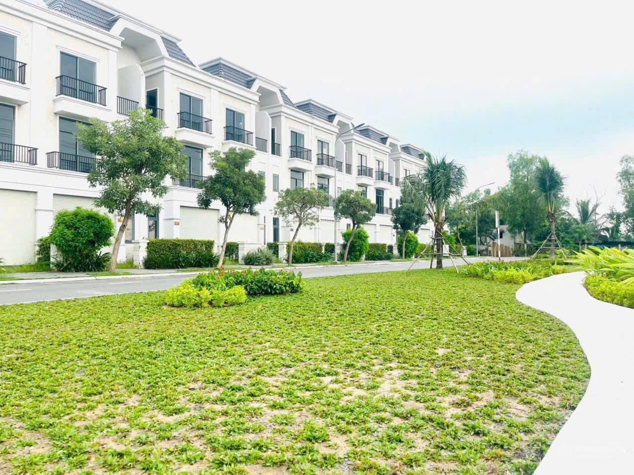 Ngộp bán lỗ căn 1 tỷ 400 triệu 1 trệt 2 lầu, đã có sổ - Chính chủ 0906 443 ***