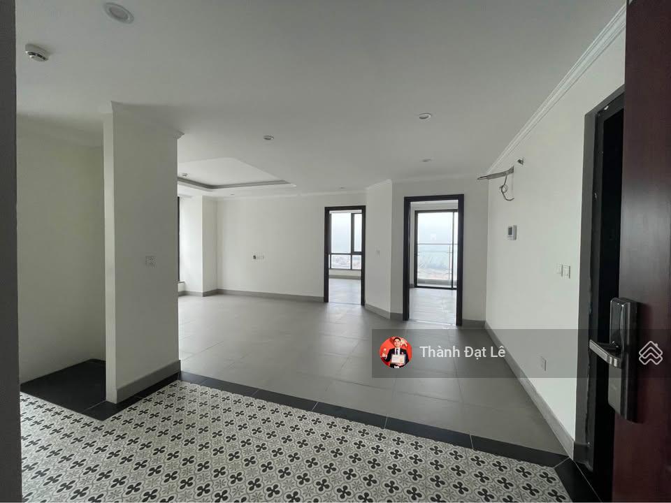 Do gia đình chuyển lên Hà Nội nên cần bán căn hộ Beverly Hills trên đồi Đức Dương Bãi Cháy, Hạ Long