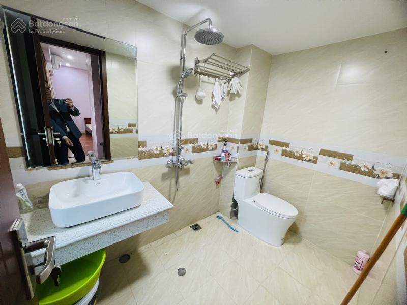 Nhà Hồ Tây ngõ xe hơi tránh nhau bán. Căn nhà 4 tầng khu Quảng An, gần Hồ Tây vị trí đắc địa Nhà Hồ Tây ngõ xe hơi tránh nhau bán. Căn nhà 4 tầng khu Quảng An, gần Hồ Tây vị trí đắc địa