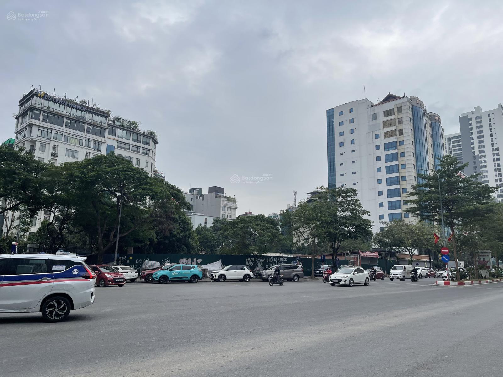 Bán gấp toà nhà Văn Phòng mặt phố Huỳnh Thúc Kháng, 230 tỷ, 480m2 vỉa hè, Hầm rộng, siêu đắc địa