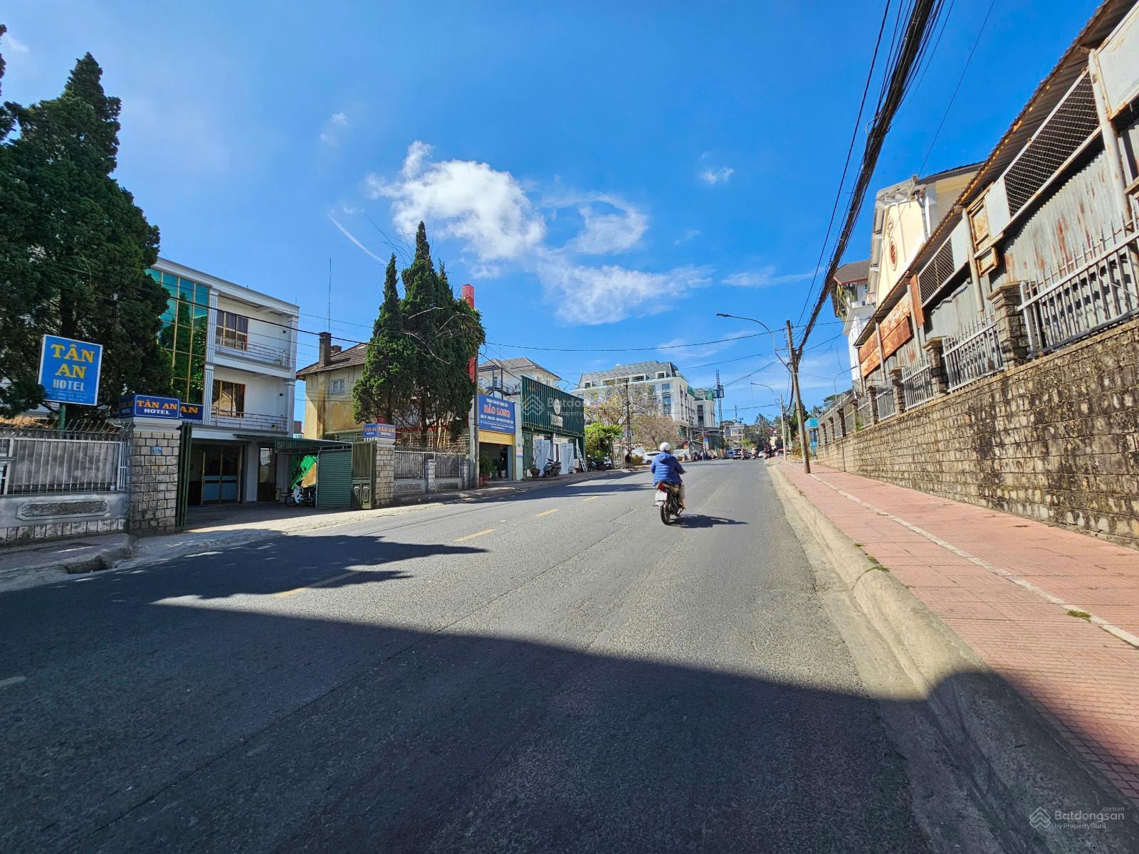 Cho thuê nhà nguyên căn kinh doanh đa ngành nghề Phường 4, Đà Lạt. 1600m2. Uyên 0948 676 ***