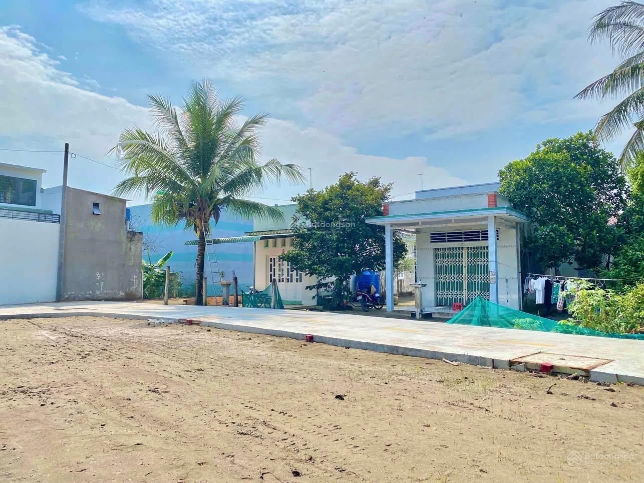 Bán đất khu đô thị Phúc Giang, 960 triệu, 90m2 ở Long Định, Cần Đước, Long An