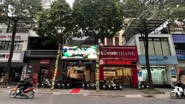 Bán nhà mặt phố Trung Hoà - 132m2 - vip - cực hiếm - thiên đường giải trí và ẩm thực - giá 85 tỷ
