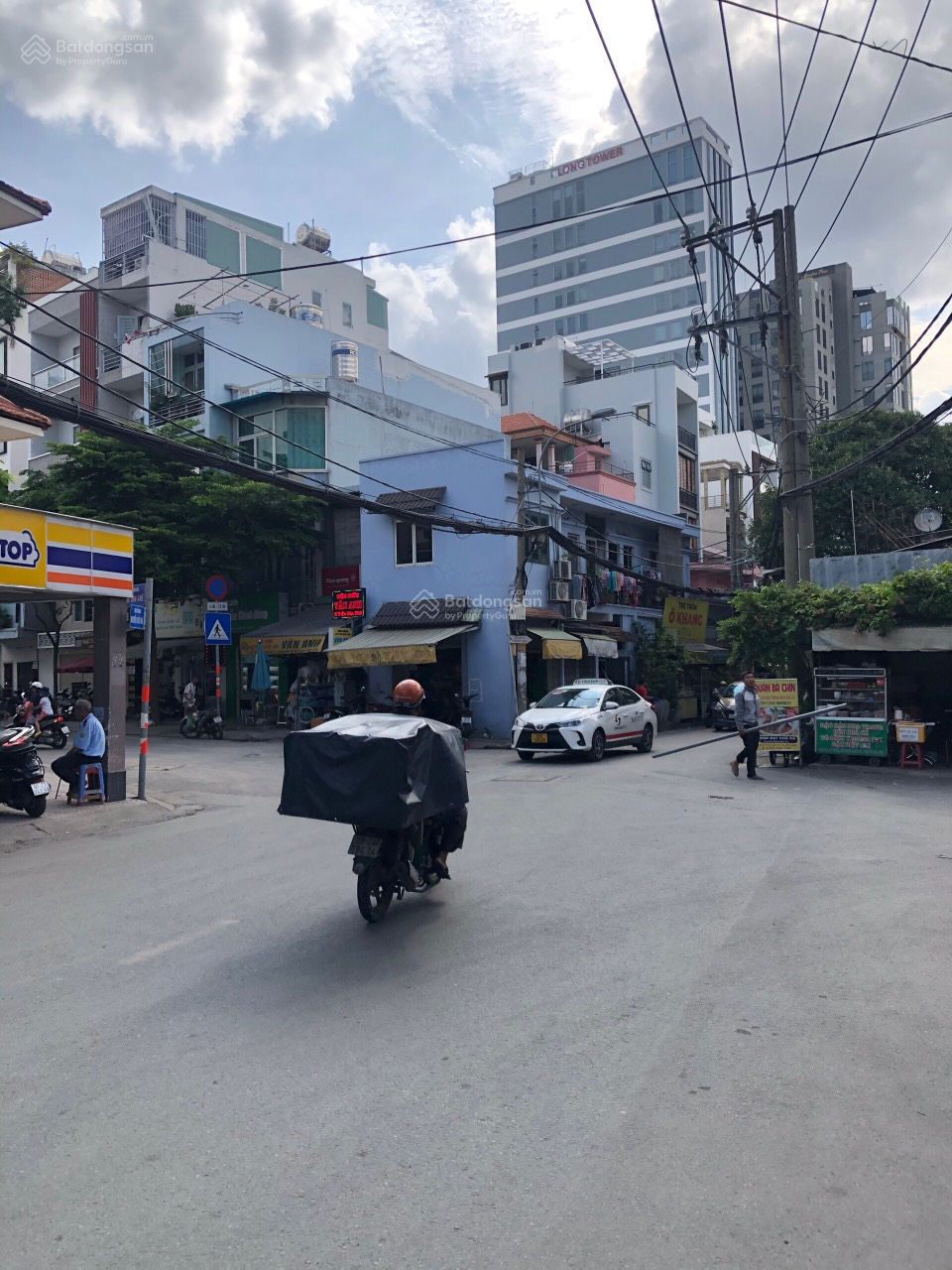 Bán nhà Nguyễn Cửu Vân, phường 17, Bình Thạnh, đường thông, rộng 10m, giá 17,5 tỷ