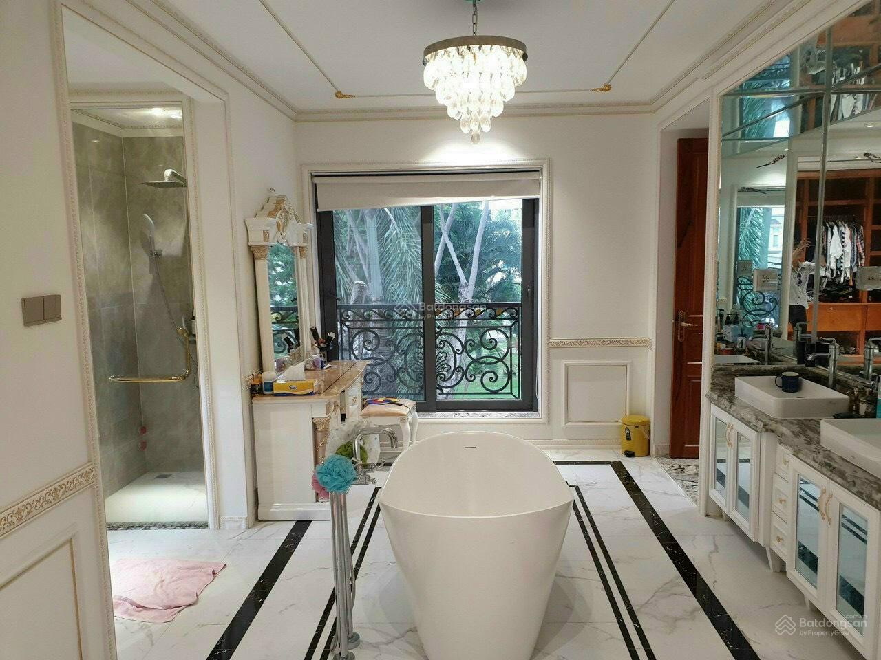 Siêu phẩm Cần bán gấp mặt tiền Điện Biên Phủ - DT: 21x35m - 700m2 - XD: 1H7T - góc 2MT giá 200 tỷ Siêu phẩm Cần bán gấp mặt tiền Điện Biên Phủ - DT: 21x35m - 700m2 - XD: 1H7T - góc 2MT giá 200 tỷ