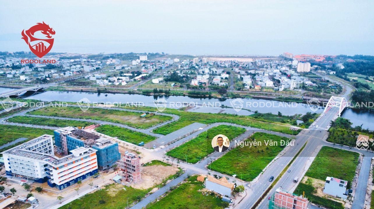 Hàng vip: Lô mặt tiền 8m R3 FPT, gần FPT Complex, vị trí rất đẹp - BĐS Rồng Đỏ chuyên FPT City