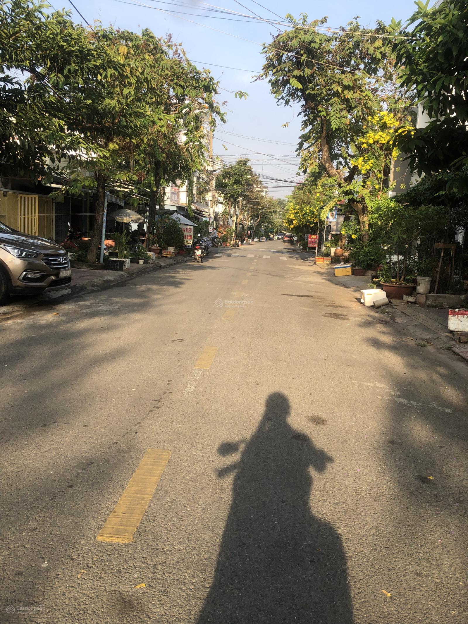 Nhà đường Số 11, gần ngã tư đường 17, vị trí kinh doanh buôn bán sầm uất, giá bán 8tỷ4