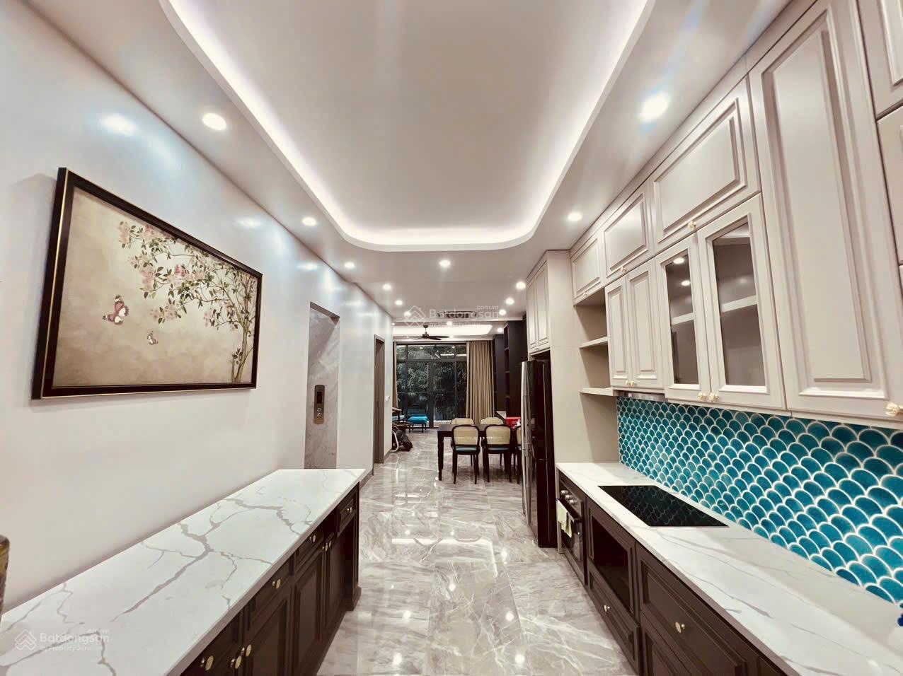 Bán liền kề Hải Âu 75m2, có thang máy, full nội thất, có mái, giá 10,9 tỷ