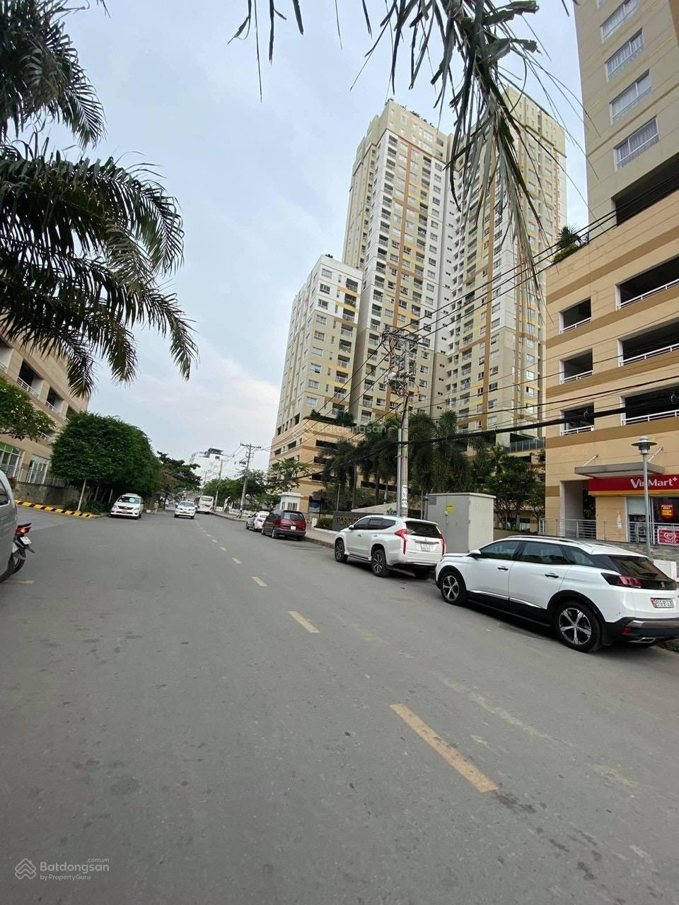 Thảo Điền - Quận 2 - đất trống tiện xây dựnG CHDV - dòng tiền - 205m2 - ngang 8m - full thổ - 37tỷ