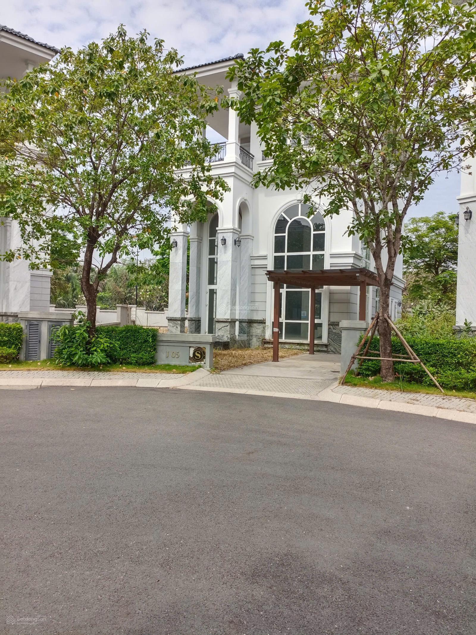 Biệt thự song lập- đơn lập Sol Villas, nhà 2 mặt tiền, chỉ 110 tr/m2. LH: 0902 746 ***