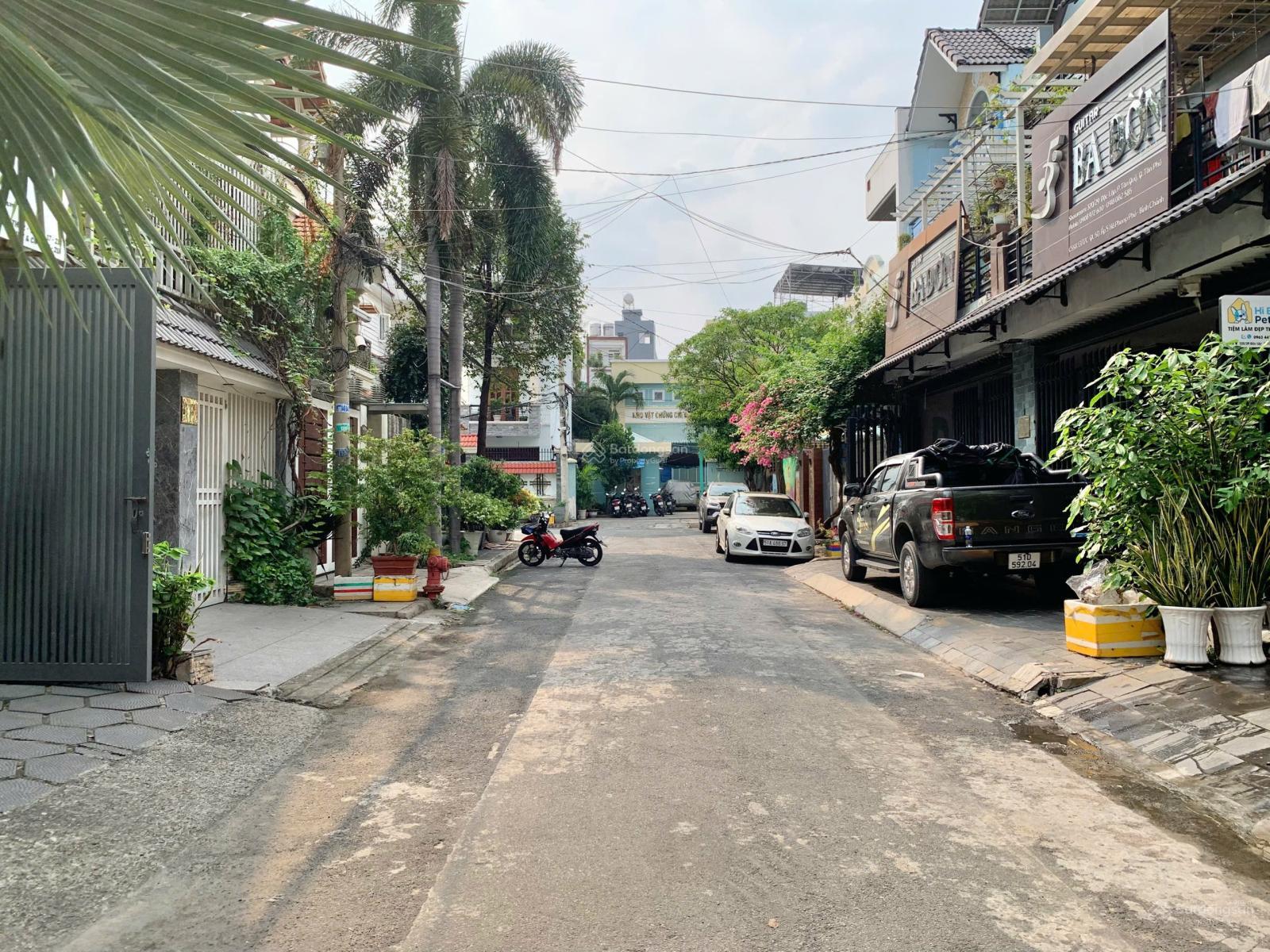 Hẻm nhựa 10m Gò Dầu ngay ngã 4 Tân Sơn Nhì 6x18m, vuông đẹp, nhà 4 tầng mới, nội thất cao cấp