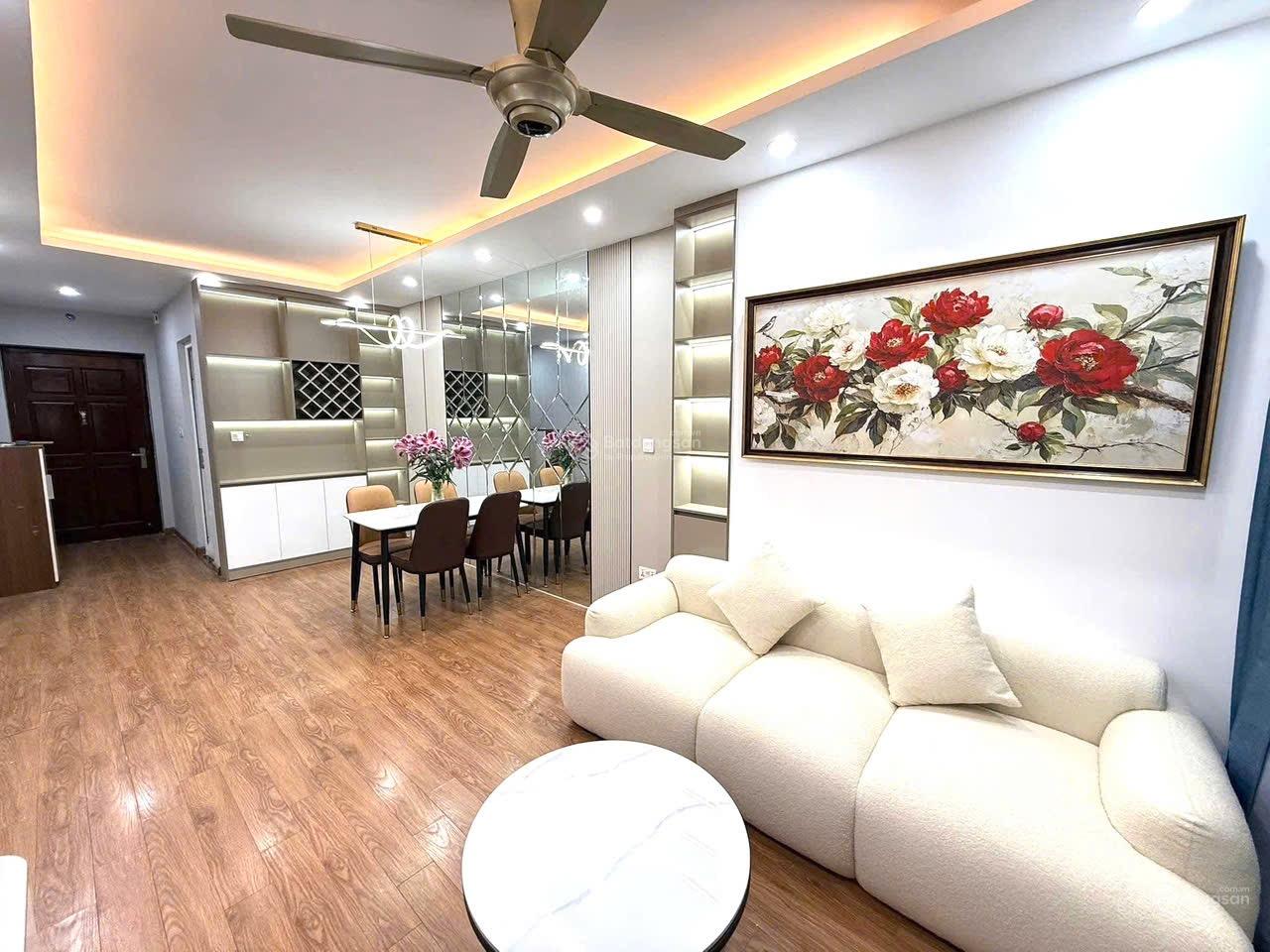 Chính chủ bán gấp căn 2N2VS toà Gemek2 mặt đường Lê Trọng Tấn, 66m2 sử dụng, sẵn sổ, nội thất full