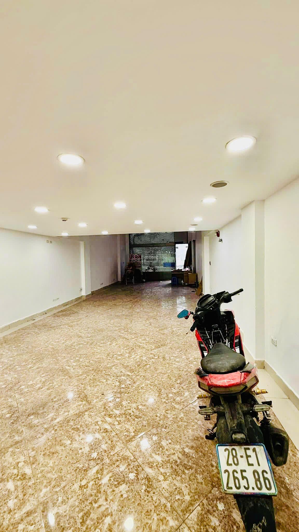 Đầu tư mặt phố Văn Cao - sát mặt phố Liễu Giai 96m2, 6 tầng, dòng tiền lớn, KD đỉnh cao