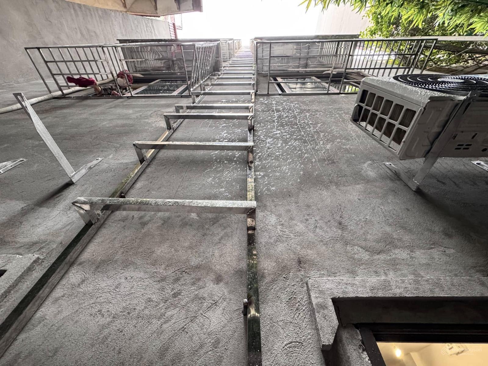 Toà CHDV Tôn Thất Tùng, 85m2*7T, MT 7m, hai mặt thoáng, ngõ 4m, 24 phòng KK, đủ PCCC, thu 2 tỷ/năm