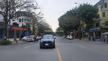 Hạ chào 3,5 tỷ bán gấp bt Văn Phú Diện tích 206m2 giá nhỉnh 35 tỷ mặt tiền 10m