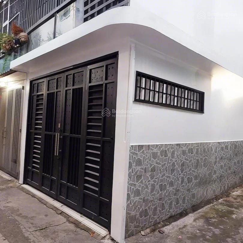 Nhà Q3 Cư Xá Đô Thành: 3PN, 2 MT, vị trí đẹp. SHCC, công chứng nhanh! 7.2 tỷ