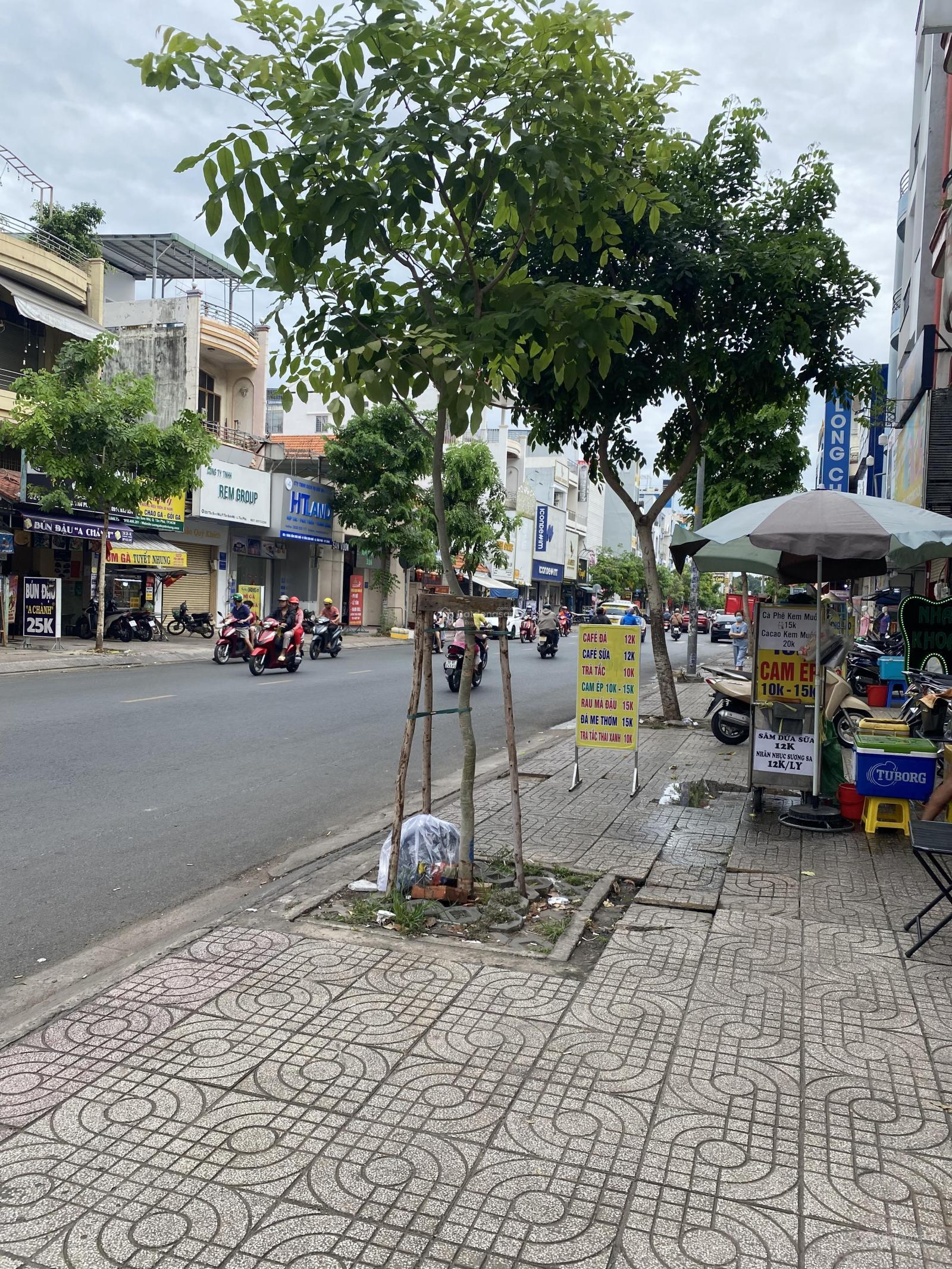 Chủ kẹt bán gấp MTKD Nguyễn Sơn. Dt 9m x 17m. Nhà cấp 4. Giá 17.4 tỷ