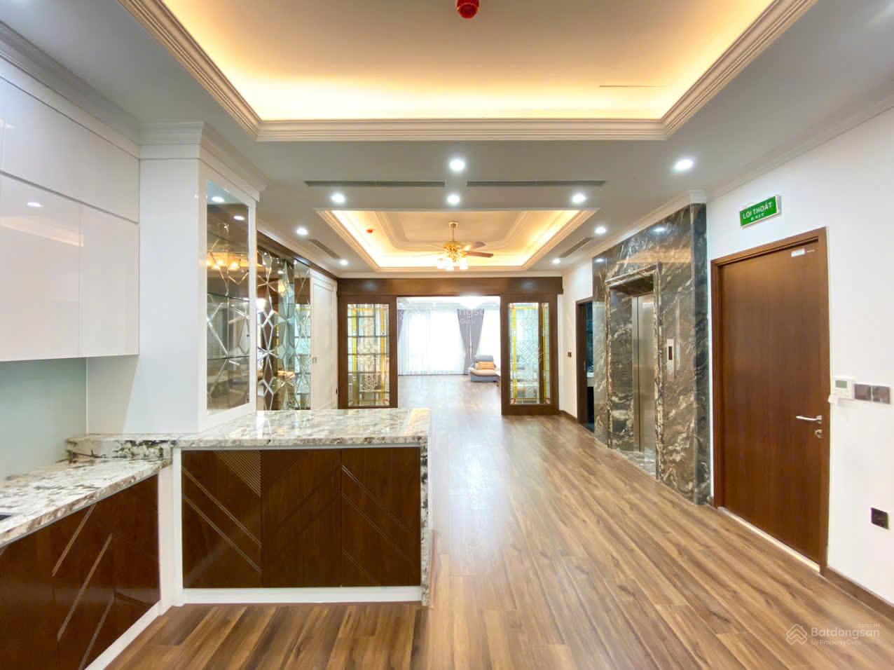 Bán tòa văn phòng vip tại Nguyễn Hoàng, Mỹ Đình. DT 130m2x8 tầng 1 hầm giá 83 tỷ